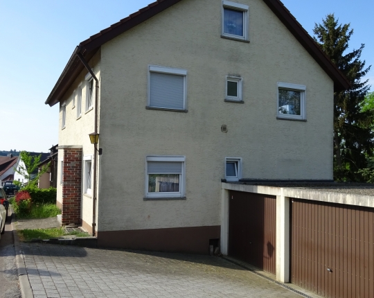 VERKAUFT! Freistehendes Zweifamilienhaus (Obj. 1050H00)